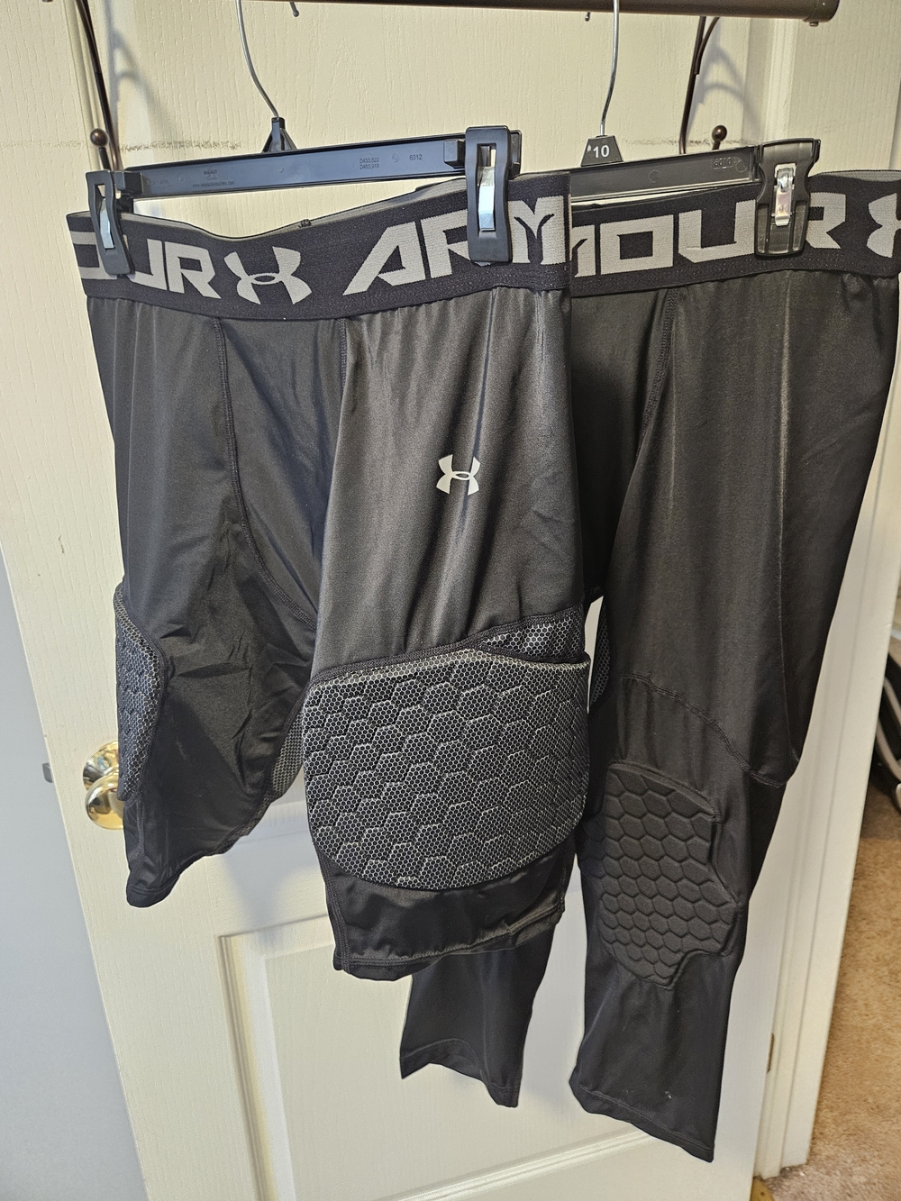 Under Armour Black Athletic Compression Shorts And Tights Both Heat Gear